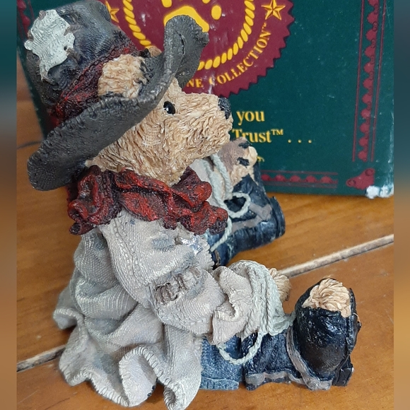 Boyds Bears: Hop-A-Long The Deputy 1994 - Picture 2 of 5